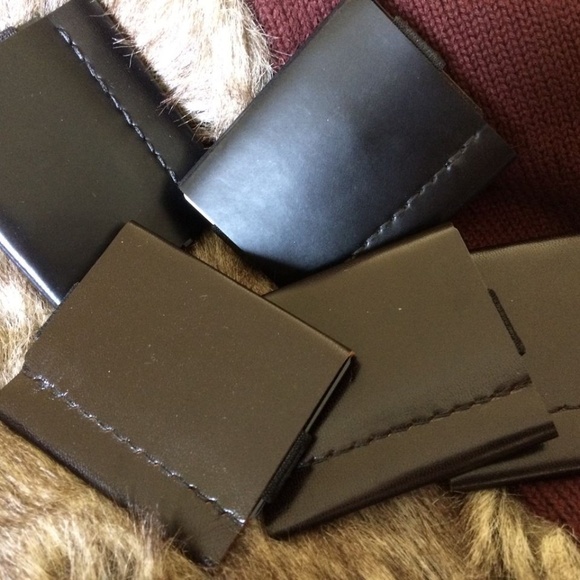 Minimalist Wallet - Picture 1 of 4